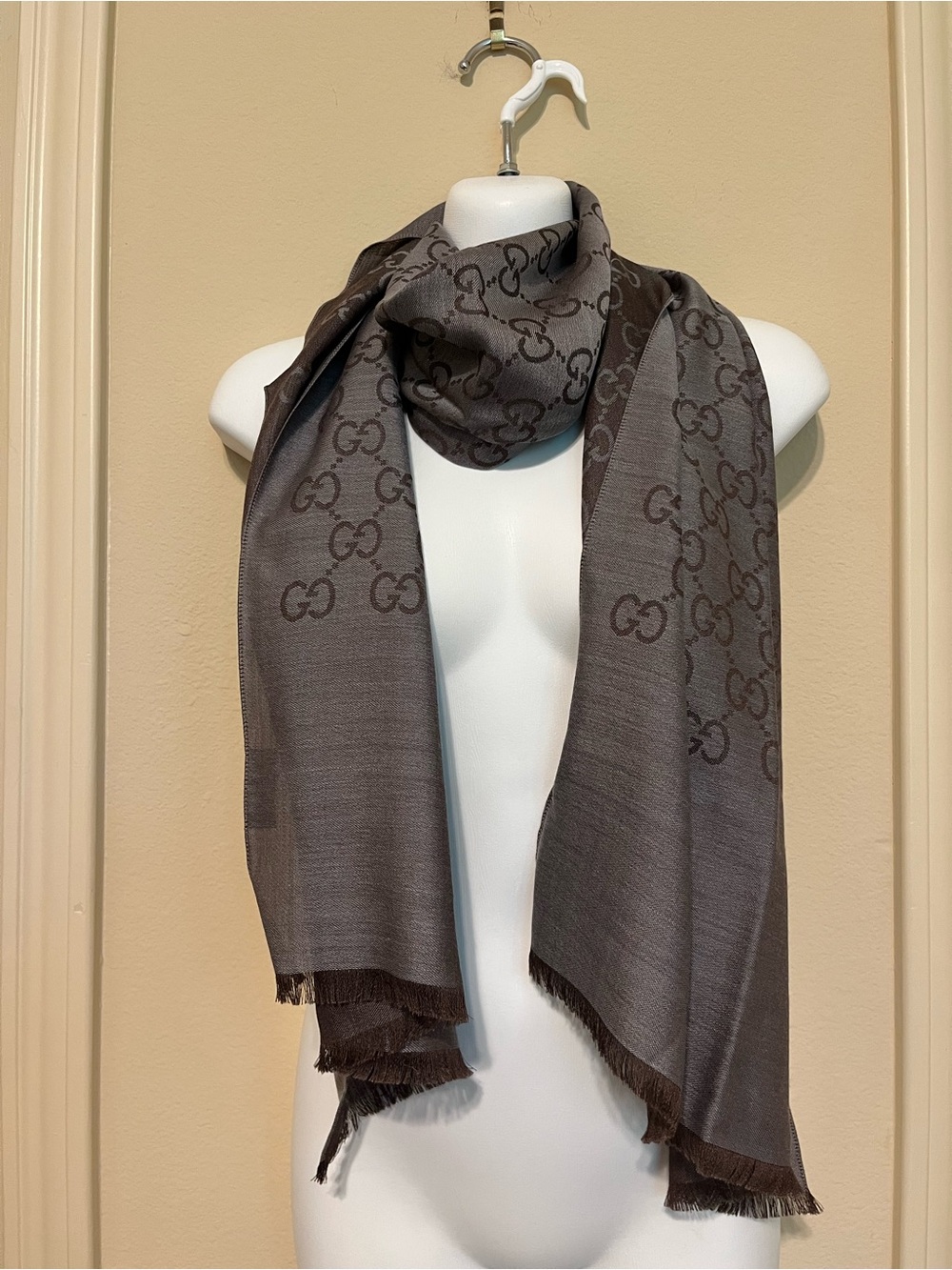 Gucci GG Logo Monogram Wool and Silk Scarf in Graphite 18 x 70" NWT